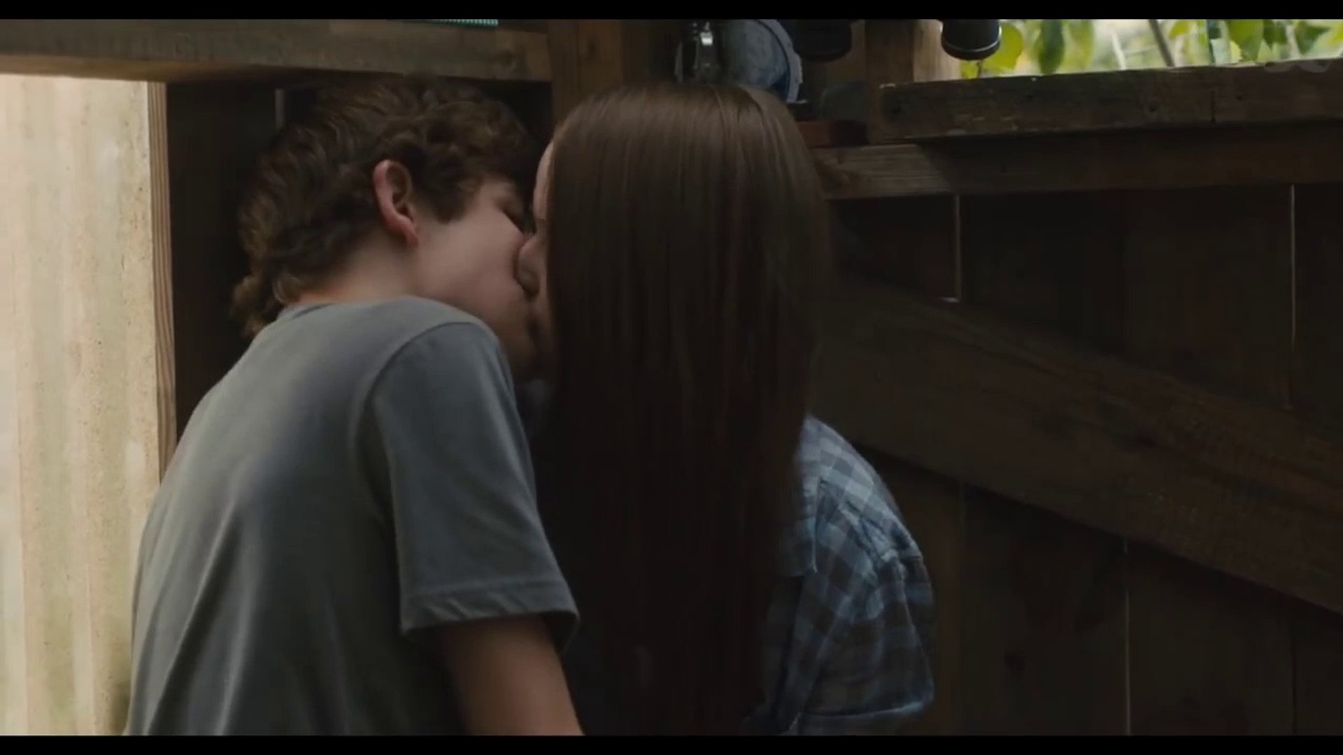 All Summers End Kiss Scene (Tye Sheridan and Kaitlyn Dever) - video  Dailymotion