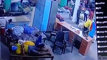 जयपुर में मात्र 30 सैकण्ड में गल्ले का ताला तोड़ ले गया माल