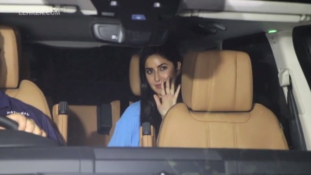 Sunil Grover SMOKING With Katrina Kaif At Bharat Special Screening