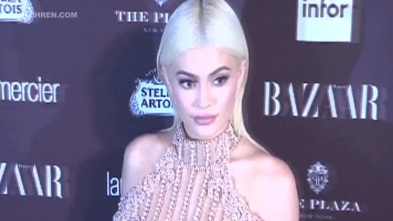 Kylie Jenner Talks About An Imperfect Life Losing Friends And Anxiety Struggle