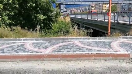 下载视频: Edremit’te Işık Yolu’na 2 km’lik yürüyüş ve bisiklet yolu