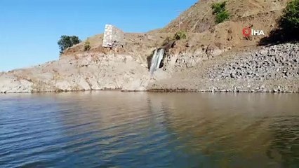 Konakalmaz Şelalesi, karların erimesiyle adeta coştu