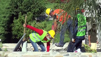Yılmaz Özdil villasının kaçak bölümlerini kendi yıktırıyor