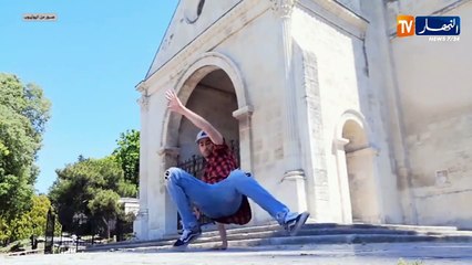 شاب جزائري يقدم لوحات تعبيرية بشوارع أفينيون الفرنسية في زمن الكورونا