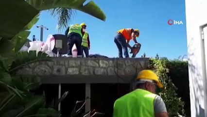 Yılmaz Özdil villasının kaçak bölümlerini kendi yıktırıyor
