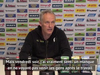 29e j. - Christian Streich "touché" par l'absence de supporters