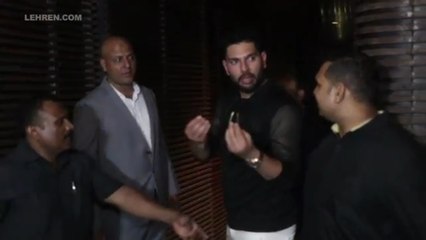 Yuvraj Singh's Ex Kim Sharma At His Retirement Party | Nita Ambani, Raveena Tandon