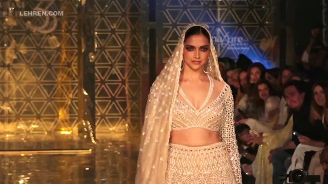 Deepika Padukones Dreamy Ramp Walk At Abu Jani Sandeep Khosla Fashion Show