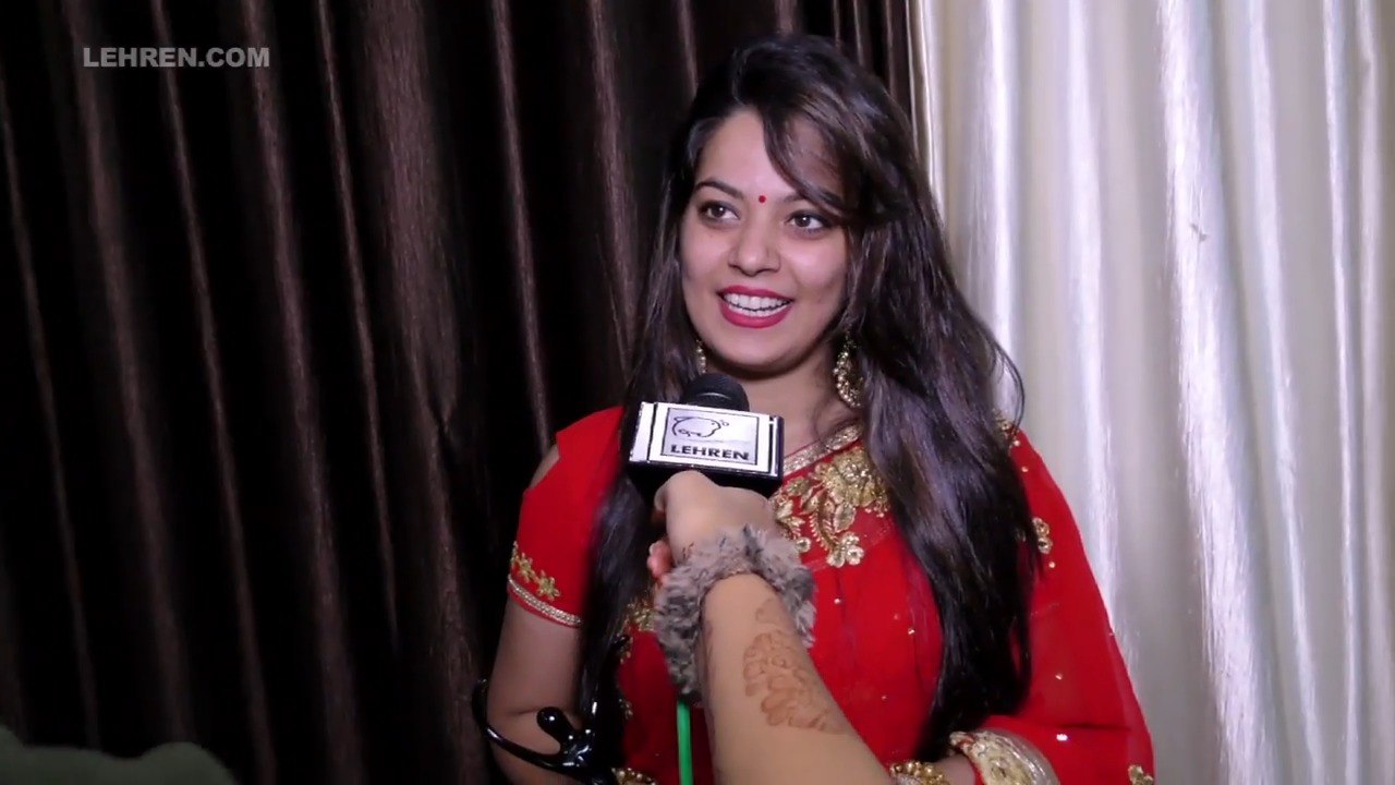 " Pawan Singh की लूलिया Nidhi Jha को मिला खास अवार्ड "