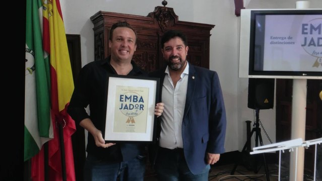 Lora del Río se vuelca para ayudar a su vecino Juan Manuel Linares