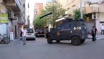 Diyarbakır'da 'dur' ihtarına uymayan kişinin silahlı saldırısında bir polis şehit oldu