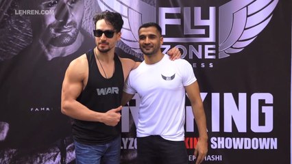 Tiger Shroff's Workout In Gym With Fans