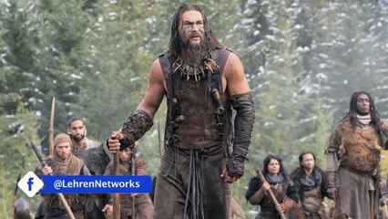 Aquaman star Jason Momoa shares a biscuit with a massive bear!