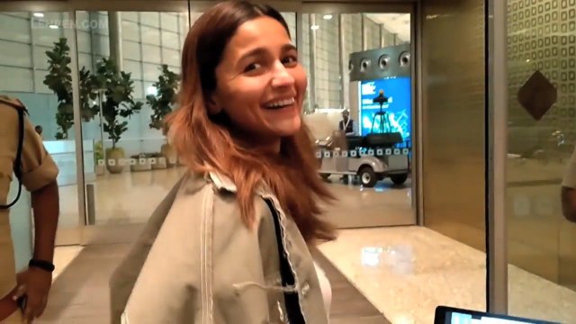 Alia Bhatt Blushes When Asked About Wedding Date | Ranbir Kapoor