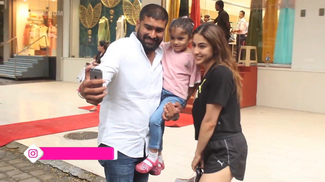 Sara Ali Khan Pleads With Media To Not Click Mother Amrita Singhs Pics