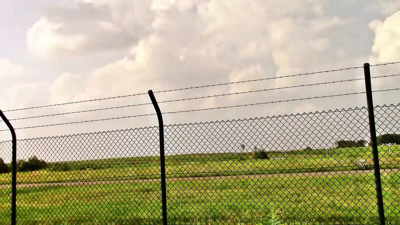 KölnBonn Bahn 32L Landen