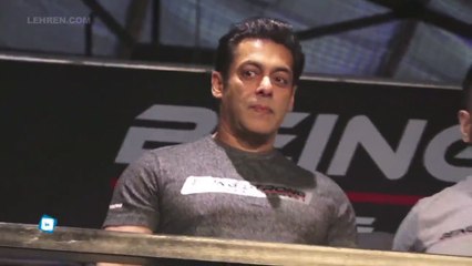 Salman Khan And Saiee Manjrekar Mobbed In Delhi