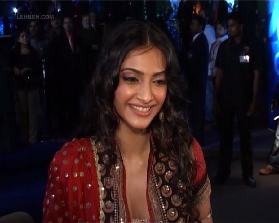 Bollywood Flashback: Celebs At Saawariya Movie Premiere | Sonam Kapoor | Ranbir Kapoor