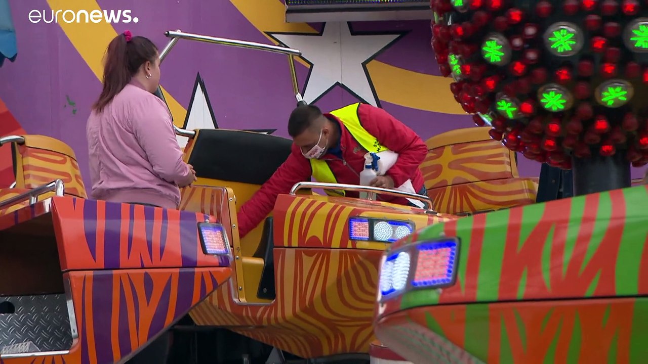 Rein ins Vergnügen! Endlich wieder Achterbahn und Kino