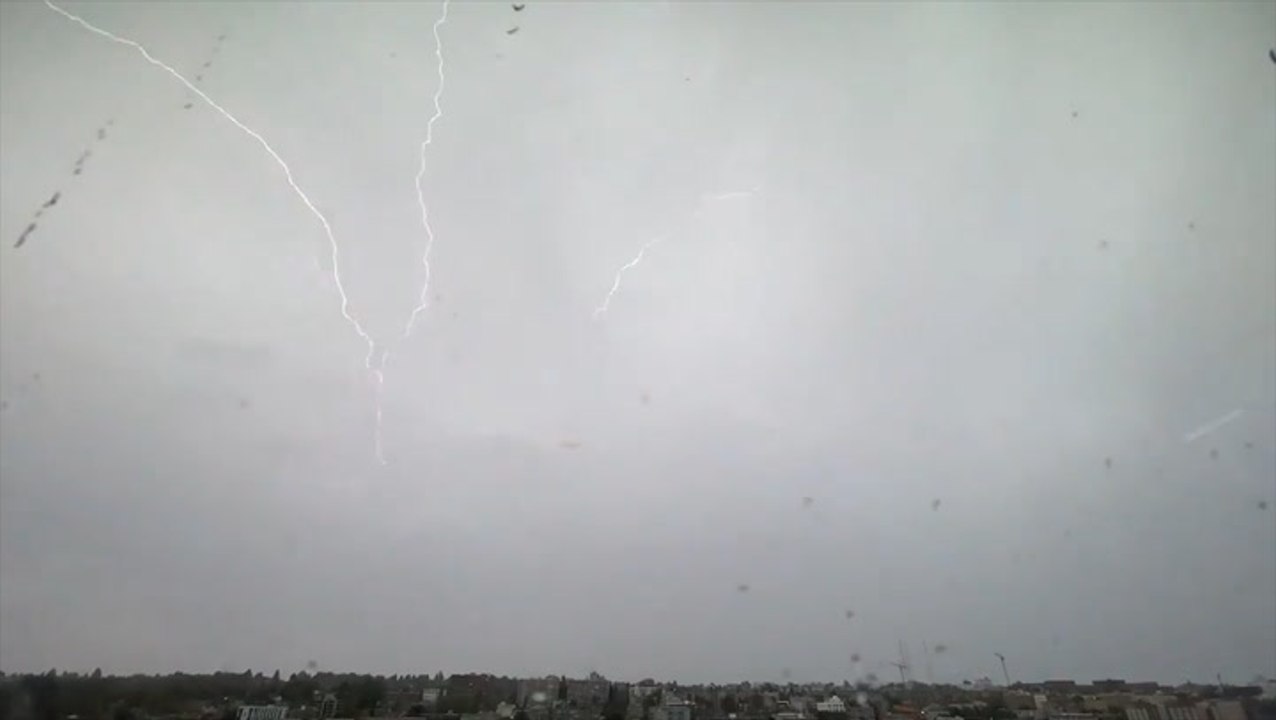 Lightning strikes in Seattle