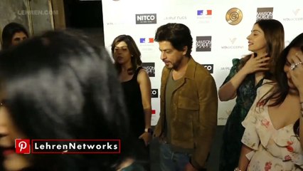 Shah Rukh Khan's Awkward Moments With A Women Gang