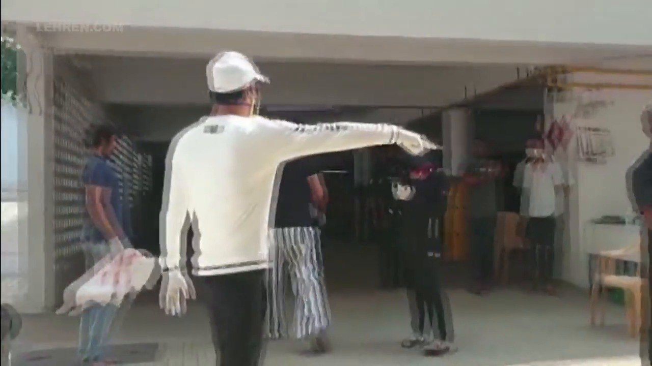 Ravi Kishan और Raju Singh Mahi ने  की जरूरतमंद लोगो की मदद