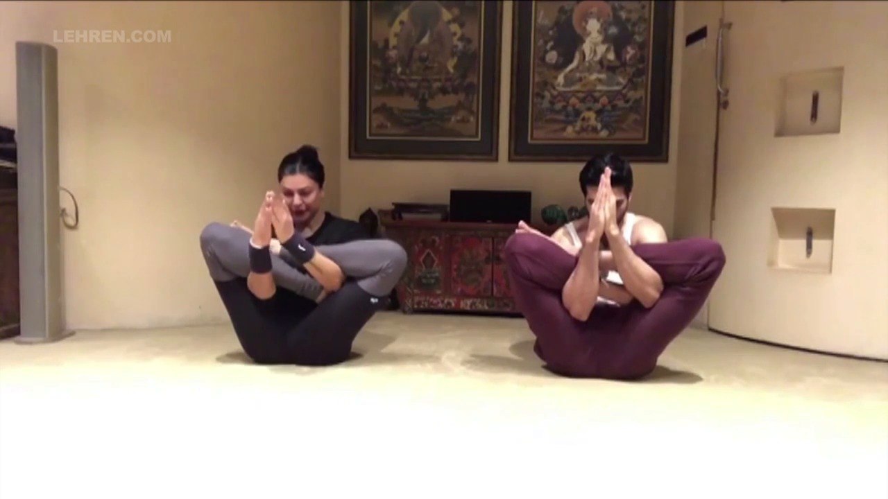Sushmita Sen's Yoga Session With Boyfriend Rohman Shawl At Home