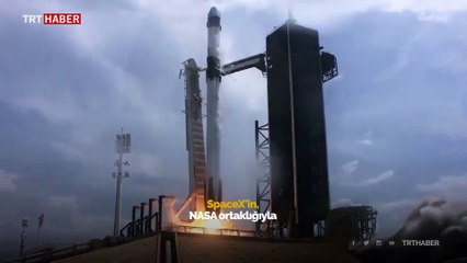SpaceX’in tarihi uzay yolculuğu başladı