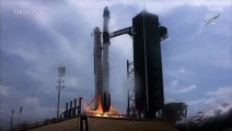 Despega cohete de SpaceX en histórico vuelo tripulado privado al espacio