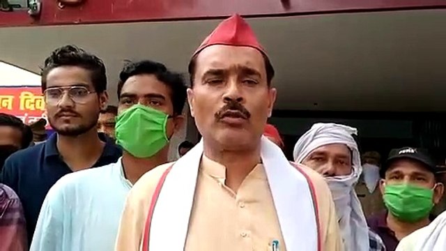 सपा जिला अध्यक्ष ने लगाया पुलिस पर प्रताड़ना का आरोप