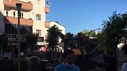Siirt'te kayyım yönetimi, Celadet Alî Bedîrxan Kütüphanesi’ni yıktırdı