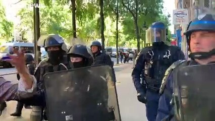 Több ezer bevándorló tüntetett francia iratokat követelve Párizsban