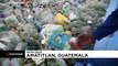 شاهد: أطنان من القمامة تلوث بحيرة أماتيتلان في غواتيمالا