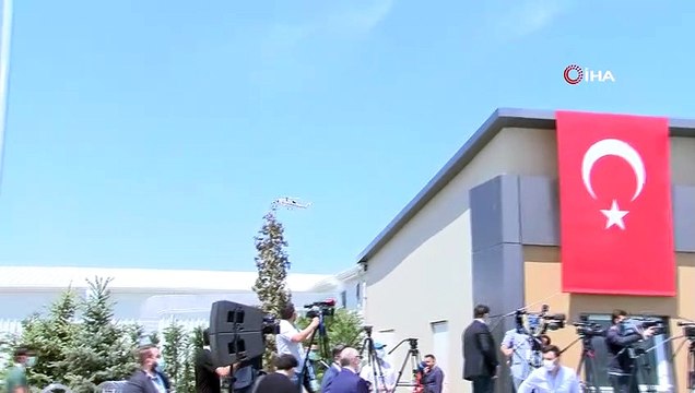 Cumhurbaşkanı Recep Tayyip Erdoğan helikopter ile açılışını gerçekleştirmek üzere Yeşilköy Prof. Dr. Murat Dilmener Acil Durum Hastanesi'ne geldi.