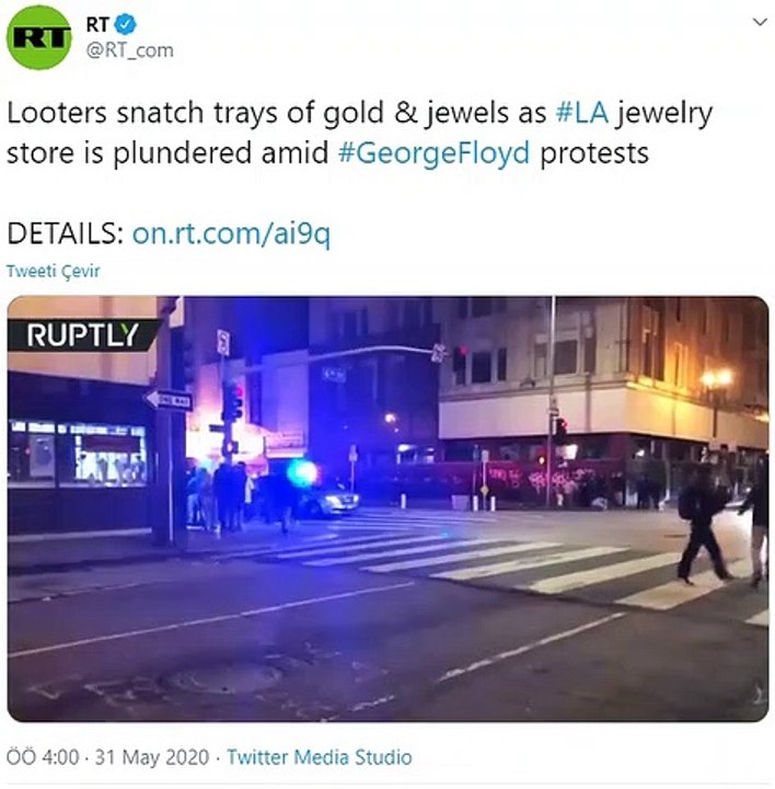 Protestoyu Fırsat Bilip Kuyumcuyu Yağmaladılar