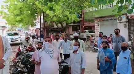 विधायक ने होम्योपैथिक दवा का किया वितरण