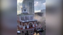 ABD'de protestocular tarihi 'köle pazar binasını' ateşe verdi