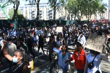 المظاهرات تتواصل بثلاثين مدينة أميركية لليوم الخامس على التوالي