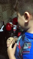 João Lucas - Lavando as mãos