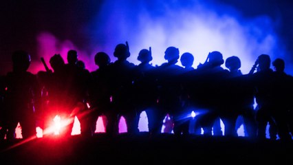 Police Shoot Members Of TV News Crew With Rubber Bullets