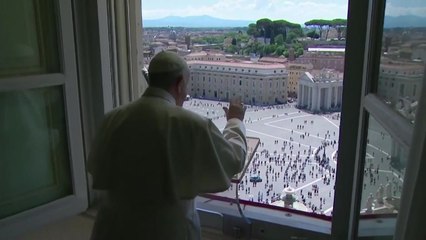 교황 "사람은 성전...경제보다 중시해야" / YTN