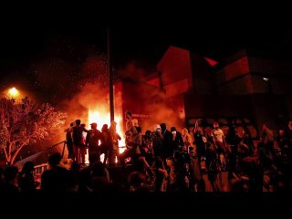 Trump offers to send troops to quell Minnesota violence