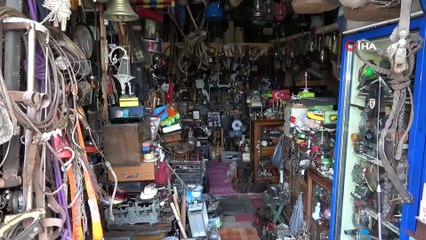 42 yıllık antika eşya merakı depoları doldurdu