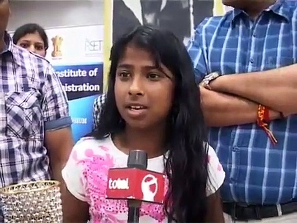 Sirf 12 sal ki ladki 12th me padhati hai 13 international language janti  hai or 17 sal ki age me IAS banegi. Jara is ladki ki bato ko suniye - video  Dailymotion