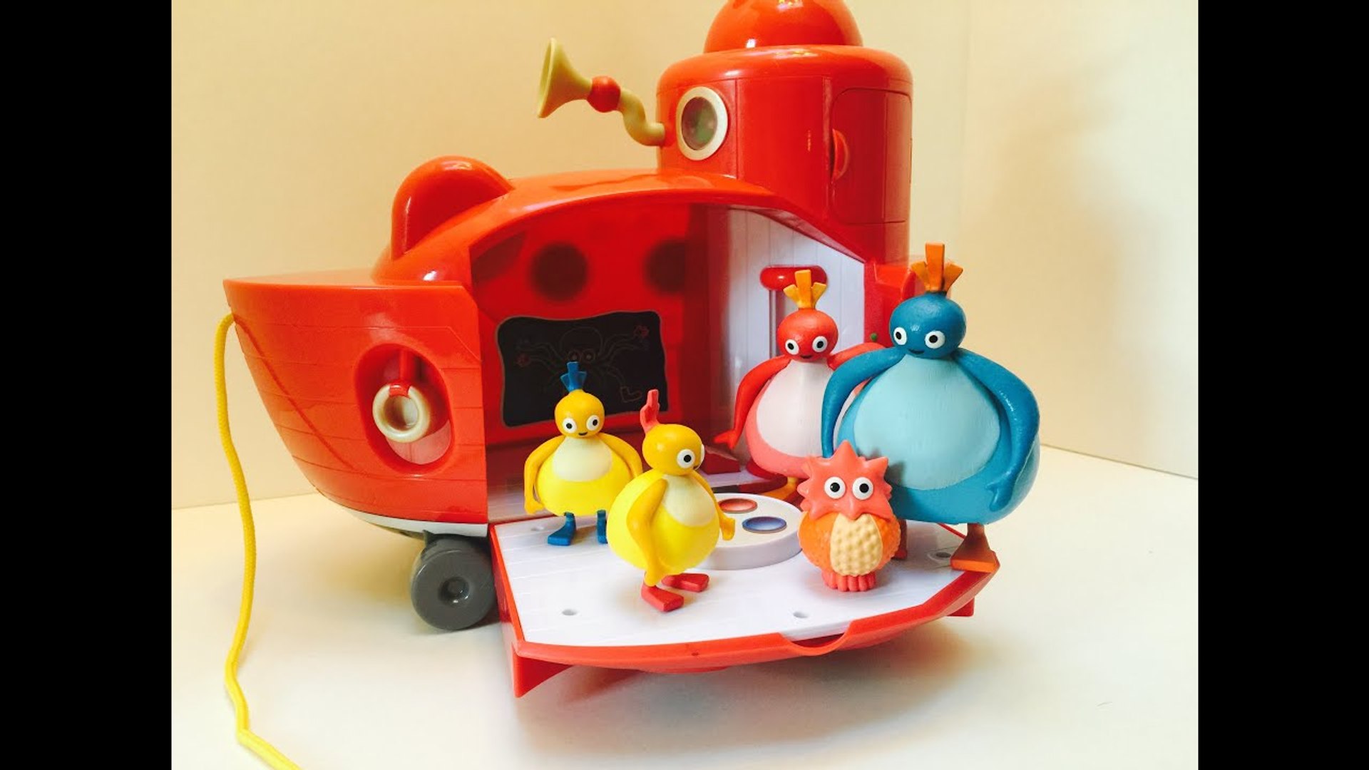 twirlywoos toys big red boat