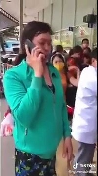 Người phụ nữ được trả lại 11 triệu đồng tiền viện phí làm rơi