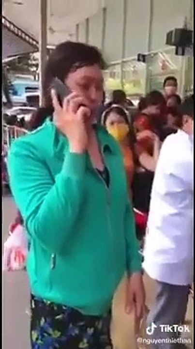 Người phụ nữ được trả lại 11 triệu đồng tiền viện phí làm rơi