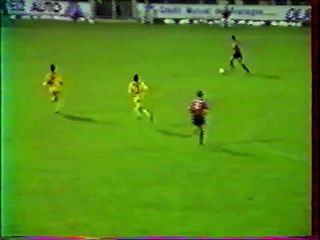 Скачать видео: 22/09/93 : Pierre-Yves André (42') : Saint-Brieuc - Rennes (2-2)