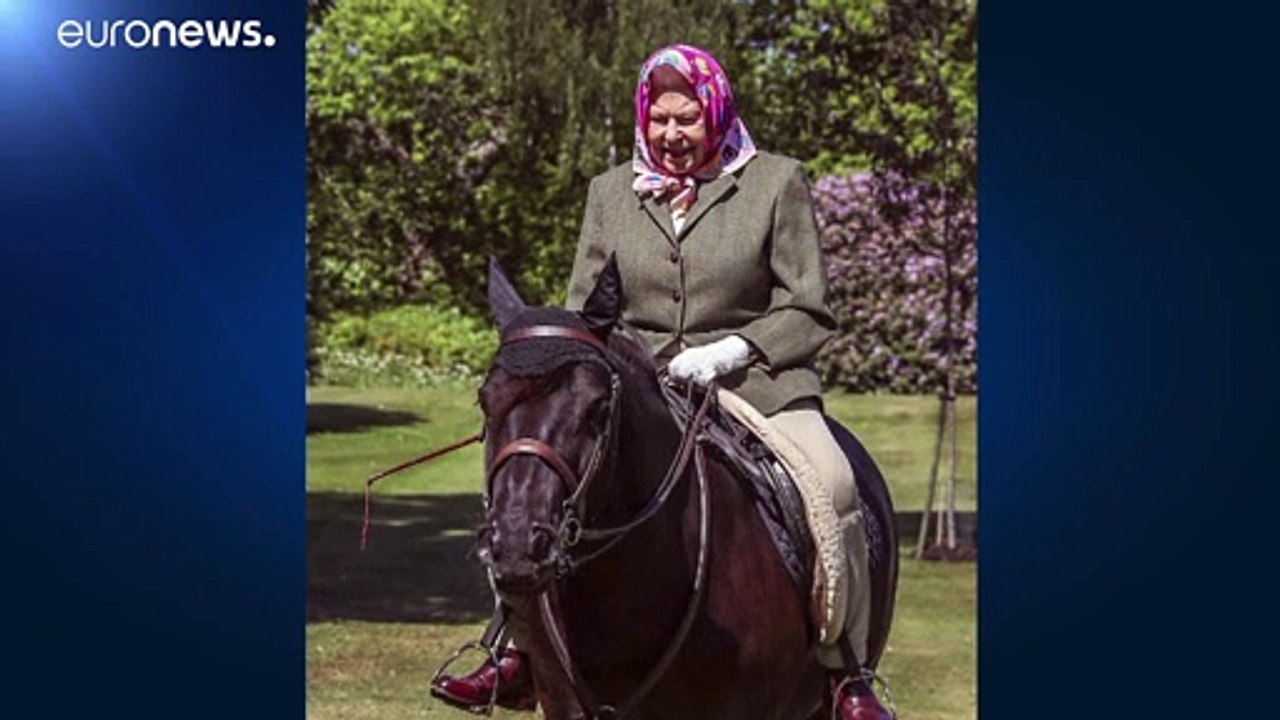 Briten atmen auf: die queen ist wieder hoch zu ross