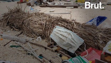 Single-use masks and gloves are generating new plastic pollution